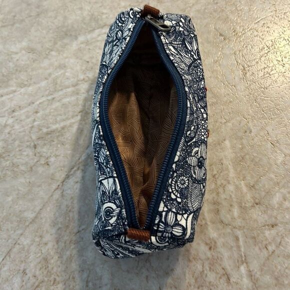 SAK ROOTS Pencil/Cord  Case - Picture 3 of 3